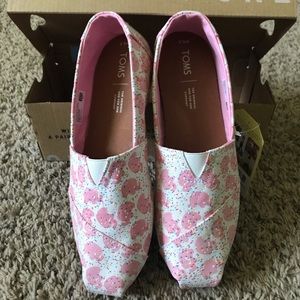 BNWT Elephant TOMS SZ 8.5